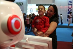 Robô Interativo da Bradesco Seguros na Bienal do Livro