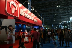 Robô Interativo da Bradesco Seguros na Bienal do Livro