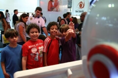 Robô Interativo da Bradesco Seguros na Bienal do Livro