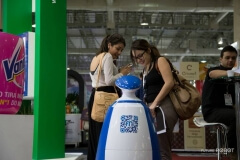 Robô Interativo na Brazil Promotion