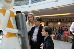 Robô Interativo na inauguração do Shopping Vila Velha - ES