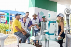 Robô Interativo da Syngenta na Showtec 2015