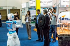 Robô Interativo da Wirtgen Group na Brazil Road Expo 2013