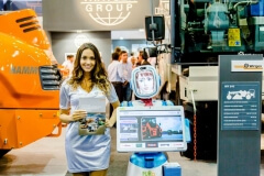 Robô Interativo da Wirtgen Group na Brazil Road Expo 2013