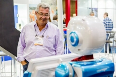 Robô Interativo da Wirtgen Group na Brazil Road Expo 2013