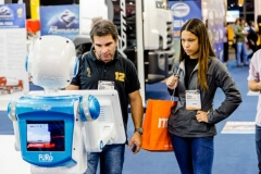 Robô Interativo da Wirtgen Group na Brazil Road Expo 2013 Robô Interativo da Wirtgen Group na Brazil Road Expo 2013