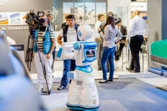 Robô Interativo da Wirtgen Group na Brazil Road Expo 2013
