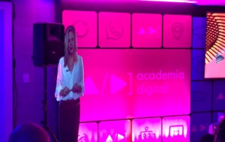 promotora holografica futuremedia