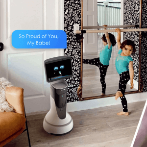 Robô Buddy dançando com criança